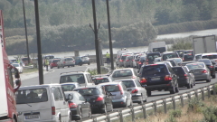 Голямото великденско преселение започва: Над 190 000 автомобила ще излязат от София