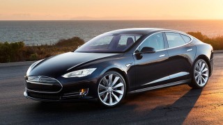 Tesla предприема мерки след двата пожара на Model S