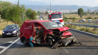 Катастрофа в Благоевград прати двама души в болница предаде БГНЕС