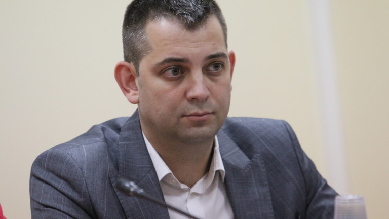 Димитър Делчев: Депутатите също са граждани, „зеленият сертификат“ да важи и за тях