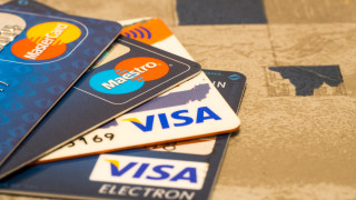 Международните картови оператори Visa Inc и Mastercard Inc планират да