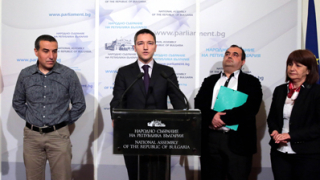БСП води в парламента уволнени държавни чиновници