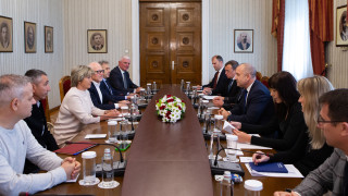 Президентът Румен Радев предлага България да се кандидатира за домакин