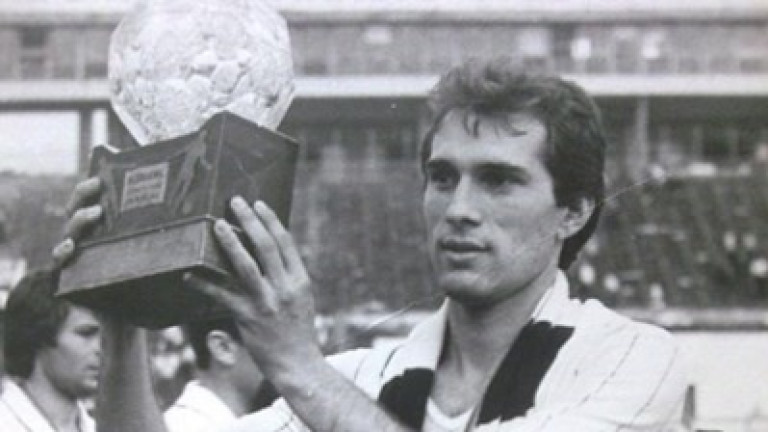 Локомотив (Пловдив) си спомни за Аян Садъков