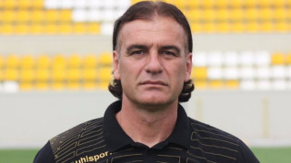 Трите Хикса се заема с детско-юношеската школа на Ботев