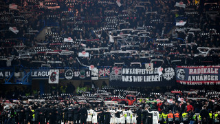 Кашата покрай коронавируса става все по голяма Отборът на Айнтрахт Франкфурт