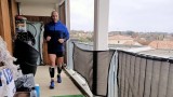  Елиша Ночомовиц, Франция под изолираност и да пробягаш 42 километра на балкона си 