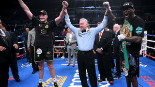 Дискусионно равенство между Деонтей Уайлдър и Тайсън Фюри направи така че