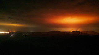 Вулкан в югозападна Исландия започна да изригва в сряда съобщиха