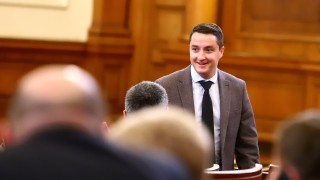 Депутатът от Продължаваме Промяната Демократична България Явор Божанков внесе