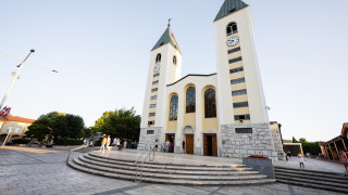 Папа Франциск одобри католическо духовно поклонение свързано с Меджугорие малко