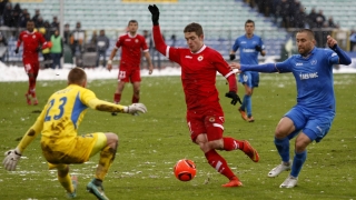 Румънецът Серджиу Буш пусна своя снимка с екип на ЦСКА