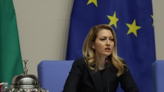 Парламентът в шах от президентството за референдума за еврото