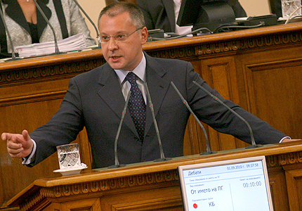 БСП продължава по плана си за сваляне на кабинета