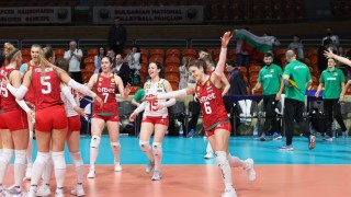 Женският национален отбор по волейбол се изправя срещу Сърбия в