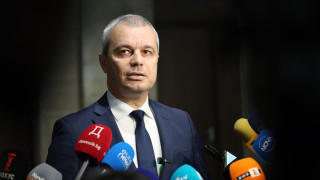 Лидерът на Възраждане Костадин Костадинов по чието предложение срещу кабинета