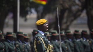 Засилват се слуховете за опит за военен преврат в Зимбабве