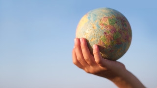 През 1992 г 1700 учени подписаха Предупреждение към човечеството от