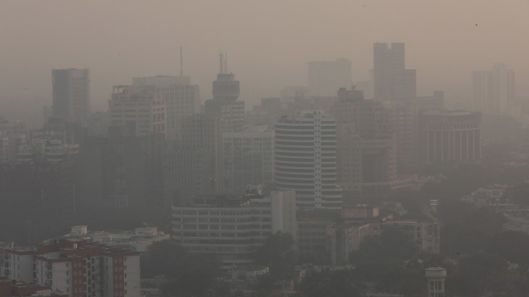 В Делхи затварят училища и колежи за неопределено време заради сериозно замърсяване на въздуха