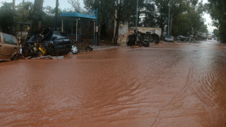Силен дъжд предизвика внезапни наводнения в централна Гърция