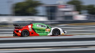 Българският пилот Иван Влъчков в тандем с Константин Маршавелов с