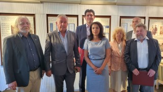 16 партии застанаха зад Ваня Григорова за кмет на София