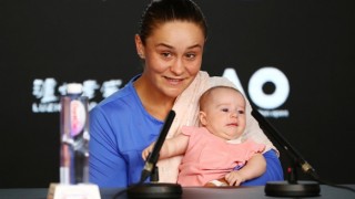 Световната №1 Ашли Барти се появи в залата за пресконференции