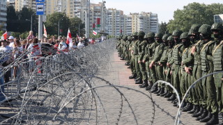 Болтън: Русия няма да позволи цветна революция в Беларус, а ЕС само говори