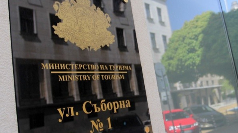 Няма да има нови забрани за къмпингуването, уверяват от МТ