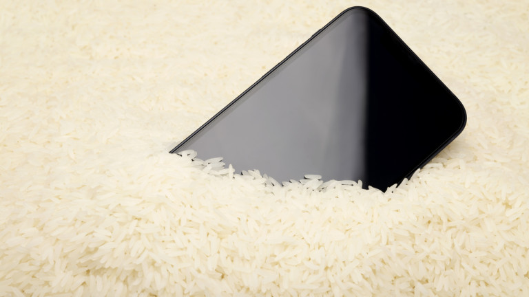 Photo of iPhone et pourquoi Apple déconseille de mettre le téléphone dans du riz s'il est mouillé