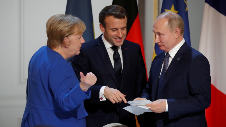 Меркел и Макрон преговарят с Путин за Sputnik V