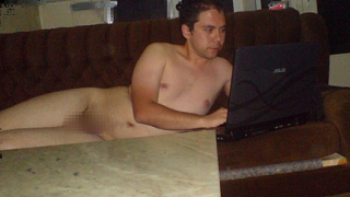 Педофилът от Силистра продължава да поддържа сайта си със снимки 