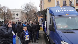 Мажоритарният собственик на Левски Наско Сираков старши треньорът Станимир