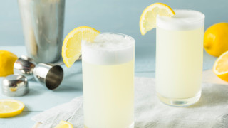 Физ fizz коктейлите винаги включват три основни съставки сок