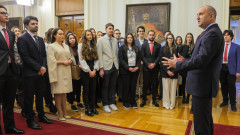 Румен Радев: Младите хора на България притежават чувство за достойнство и дълг