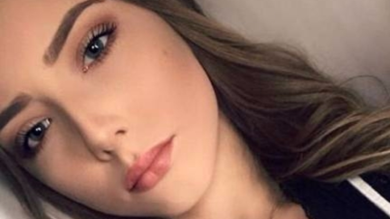 Щерката на Еминем изненадва