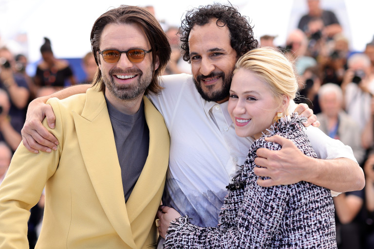 Бакалова със Себастиан Стан, който играе Тръмп, и режисьора Али Абаси