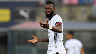 Полузащитникът Илкай Гюндоган и защитникът Антонио Рюдигер са поредните две