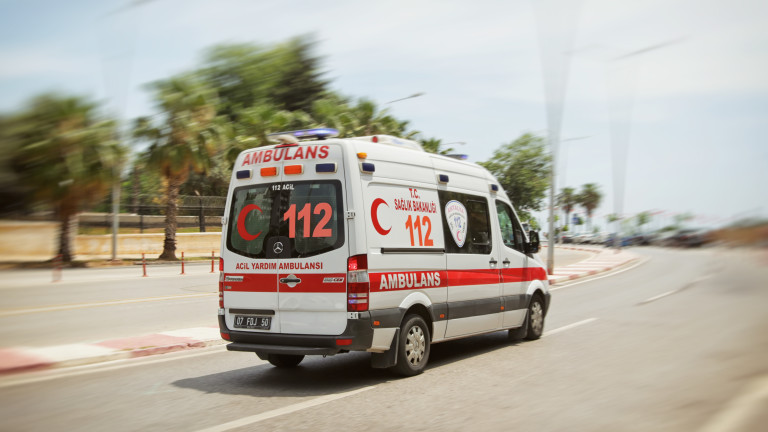 16 жертви и 22 ранени при тежка катастрофа с автобус в Турция
