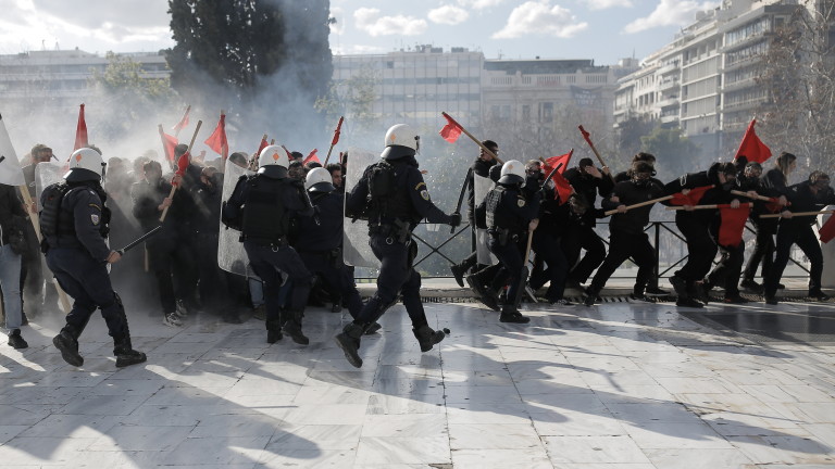 Συγκρούσεις Ελλήνων φοιτητών με αστυνομικούς στην Αθήνα