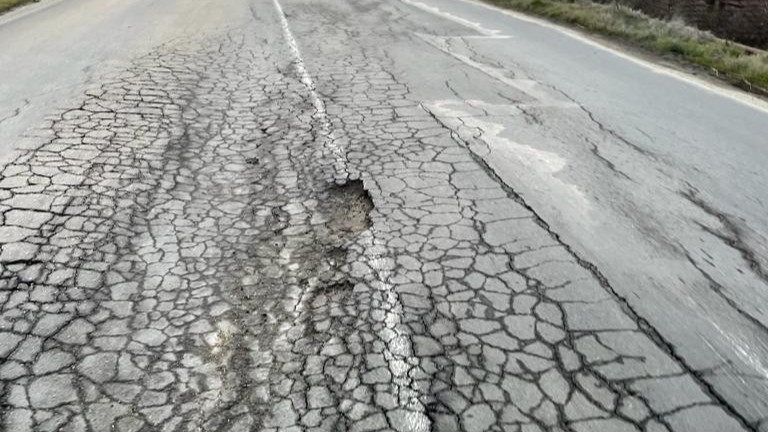 Текущ ремонт на 2,3 км от второкласния път II-64 Карлово