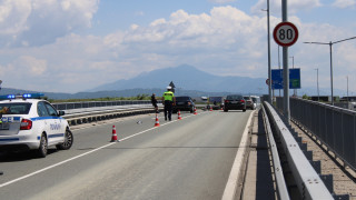 Лек автомобил Голф е размазал патрулка на полицията която е