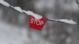 Сняг падна в Североизточна Турция, докато югозападът гори