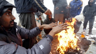 Босна започва да затваря спорния лагер за мигранти