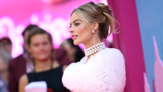 За децата които си играят с кукли Барби сменянето на