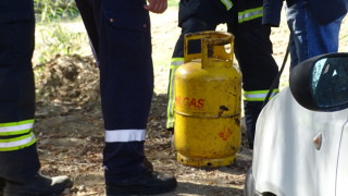 Трима души обгоряха при експлозия на газ в Благоевградско при