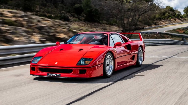 Ferrari F40 несъмнено е една от най-емблематичните спортни коли, при