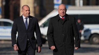 Радев зове Унгария да убеди РСМ да промени Конституцията