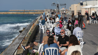 Израел започна да излиза постепенно от третата национална блокада за