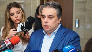Лидерът на ПП Асен Василев призова Бойко Борисов да не